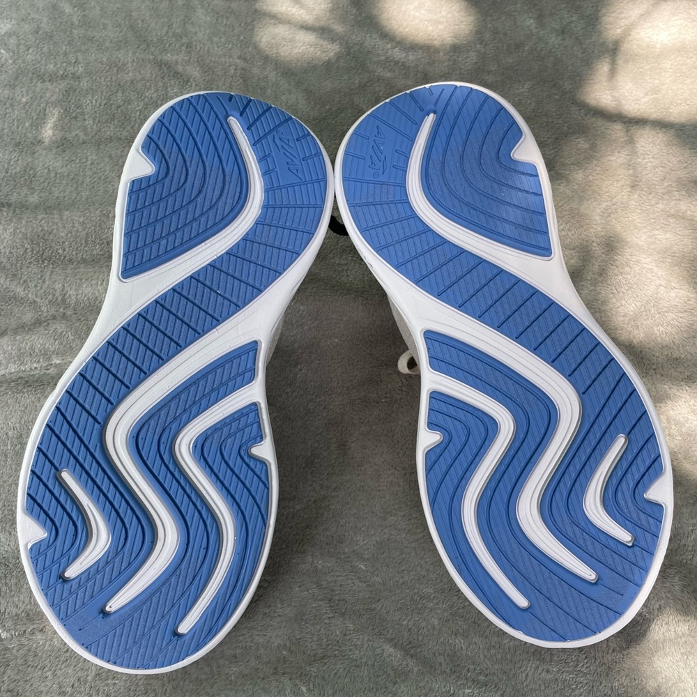 NWT Avia Women’s Comfort 2 Athletic Shoes with Memory Foam Insole - Picture 5 of 5